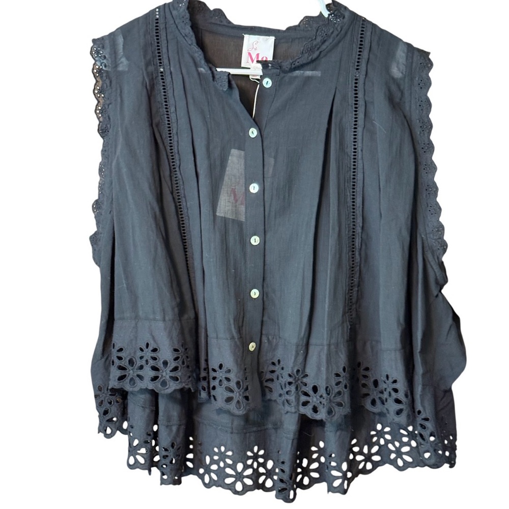 So Me Black Sleeveless Eyelet Button Front Blouse
